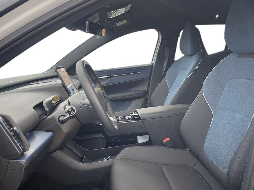 Volvo EX30 Extended Range Plus 5d