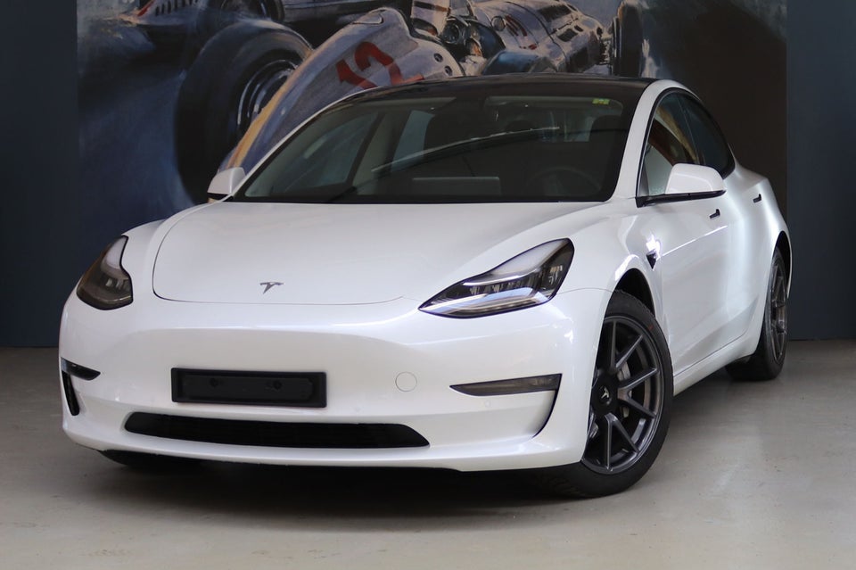 Tesla Model 3 Long Range AWD 4d