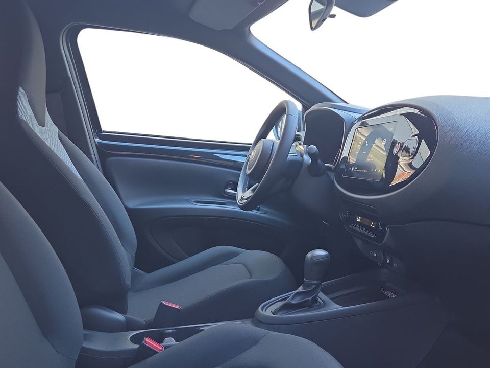 Toyota Aygo X 1,5 Hybrid Play Comfort CVT 5d