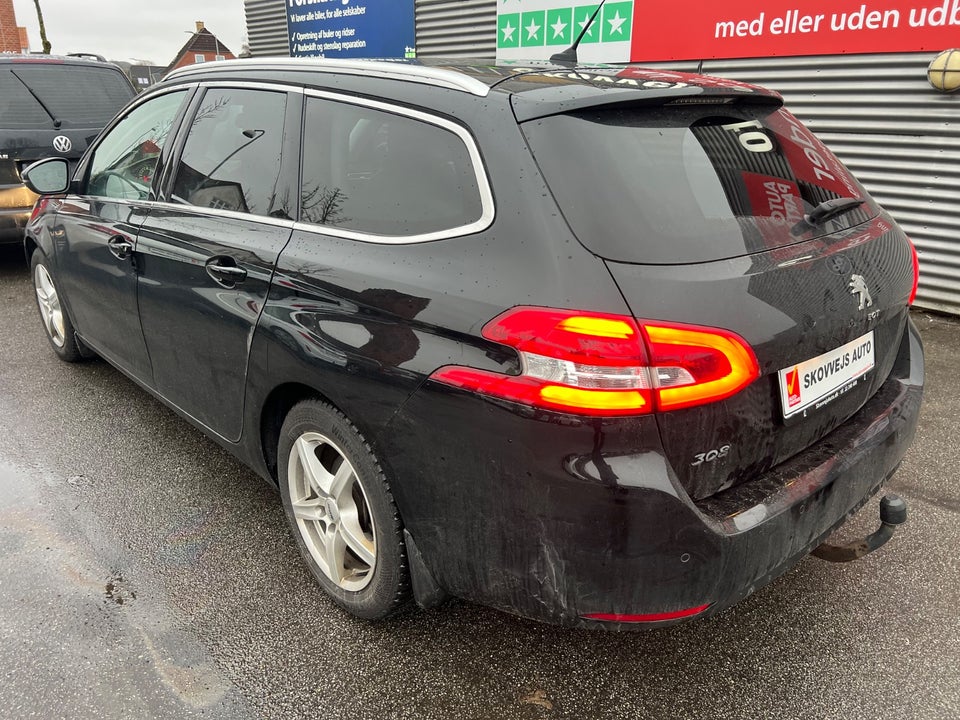 Peugeot 308 1,5 BlueHDi 130 Allure Sky SW 5d