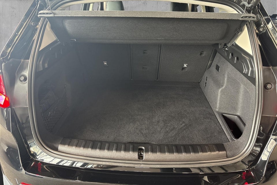 BMW iX1 eDrive20 X-Line 5d