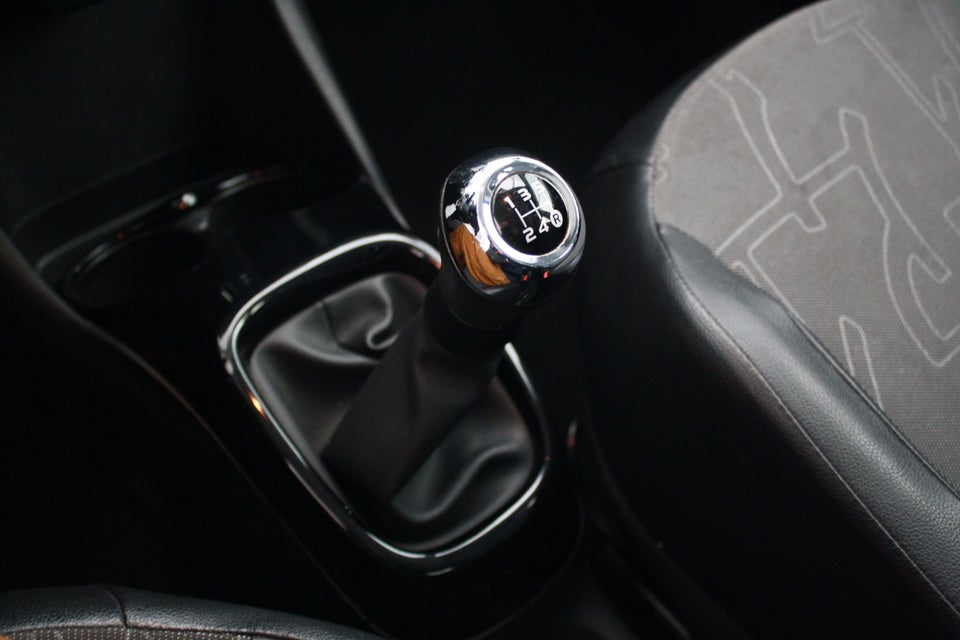 Toyota Aygo 1,0 VVT-i x-wave Sky 5d