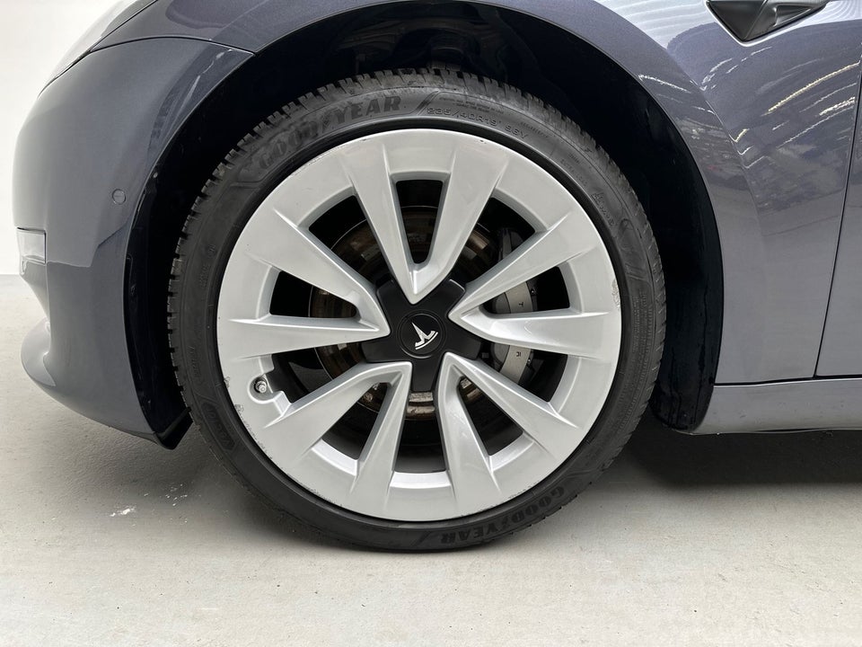 Tesla Model 3 Long Range AWD 4d