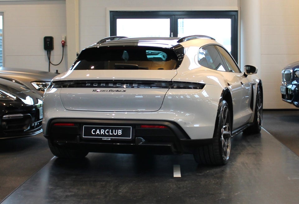 Porsche Taycan Turbo S Performance+ Cross Turismo 5d