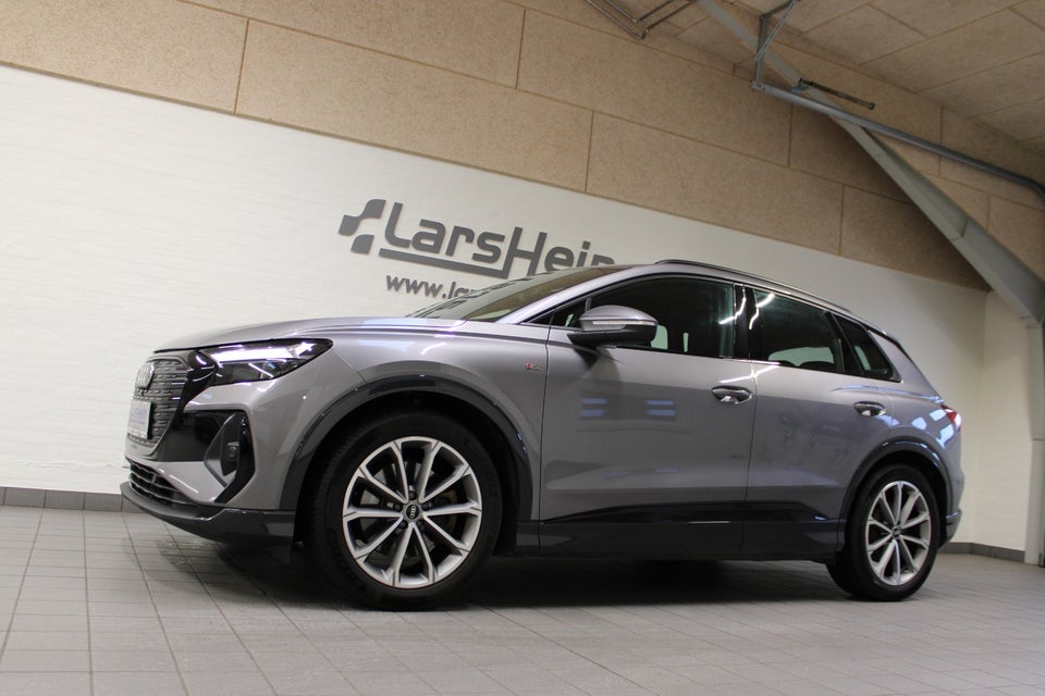Audi Q4 e-tron 45 S-line quattro 5d