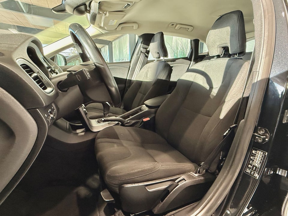 Volvo V40 1,6 D2 115 Summum 5d