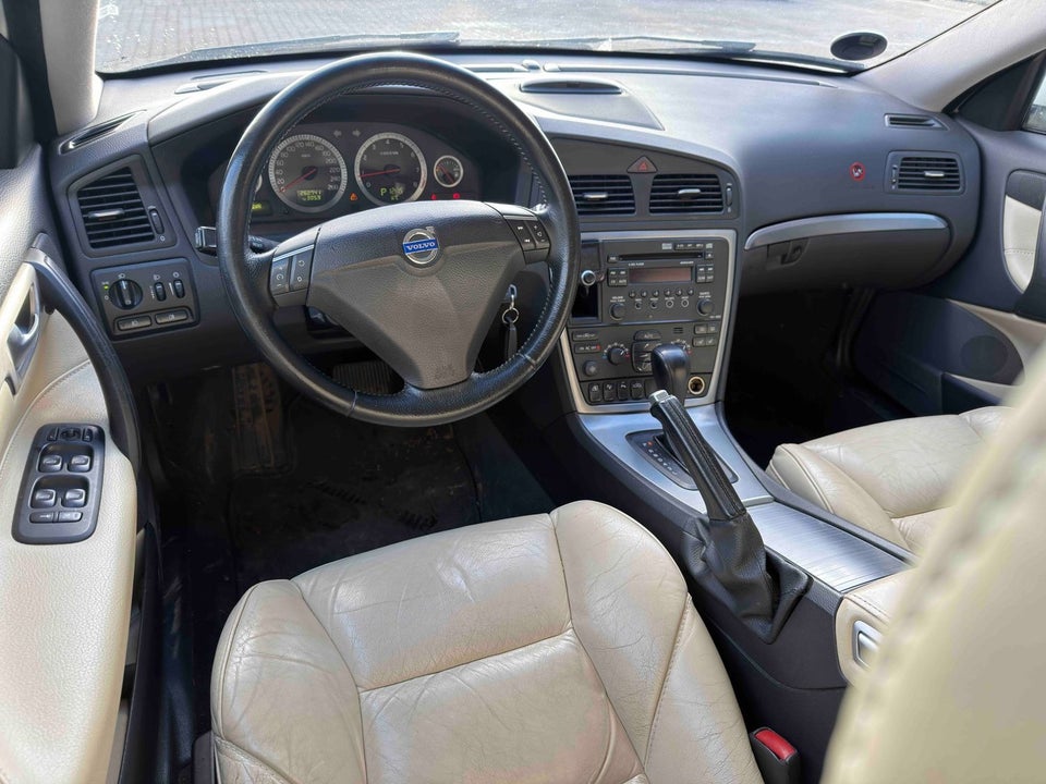 Volvo V70 2,4 140 aut. 5d