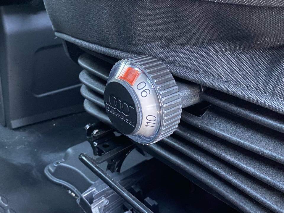 Iveco Daily 3,0 35S18 4100mm Box m/lift AG8