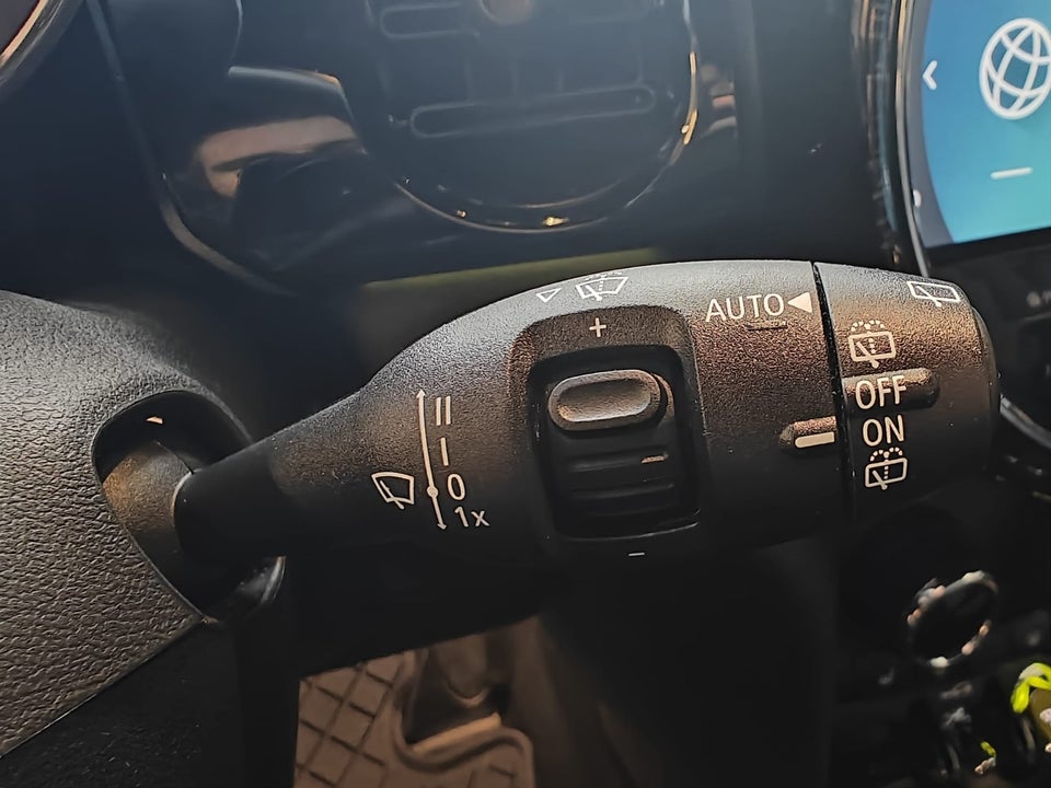 MINI Cooper SE Essential 3d