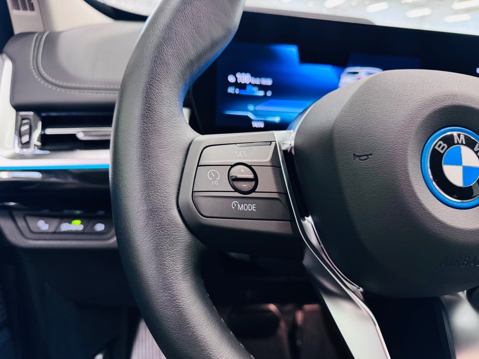 BMW iX1 eDrive20 X-Line 5d