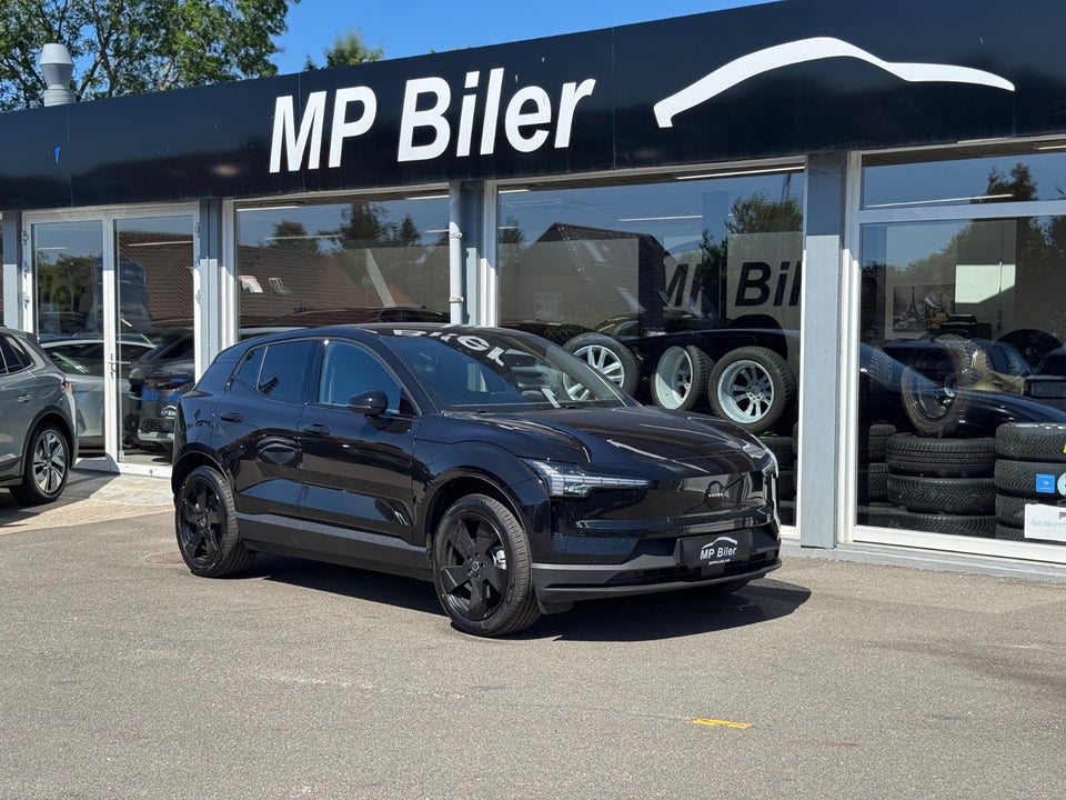 Volvo EX30 Extended Range Black Edition 5d