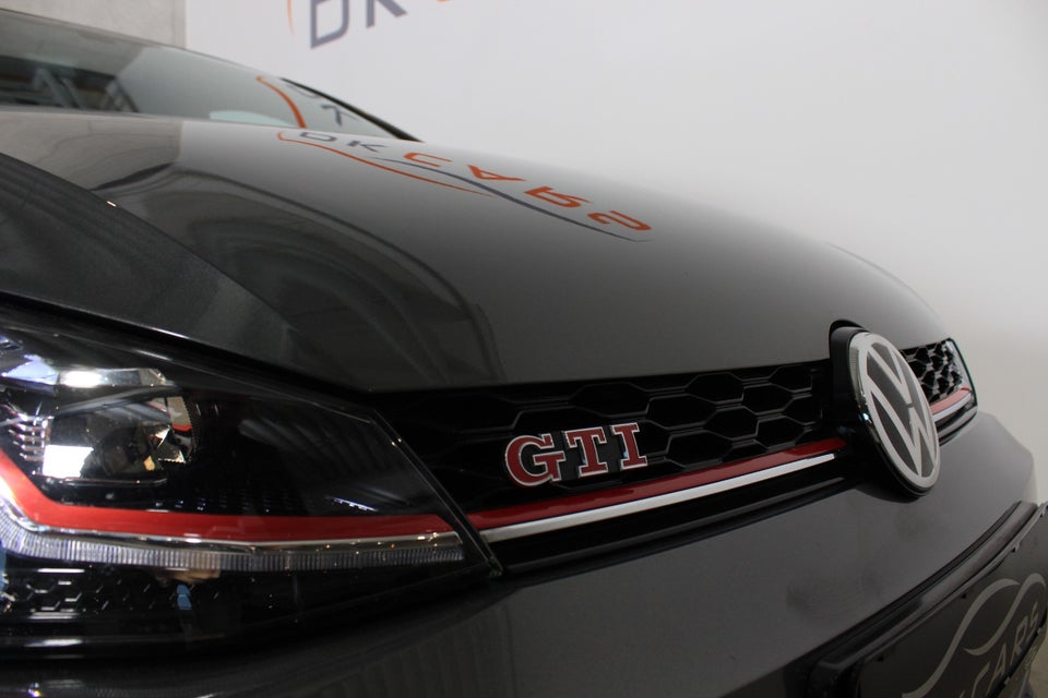 VW Golf VII 2,0 GTi Performance DSG 5d