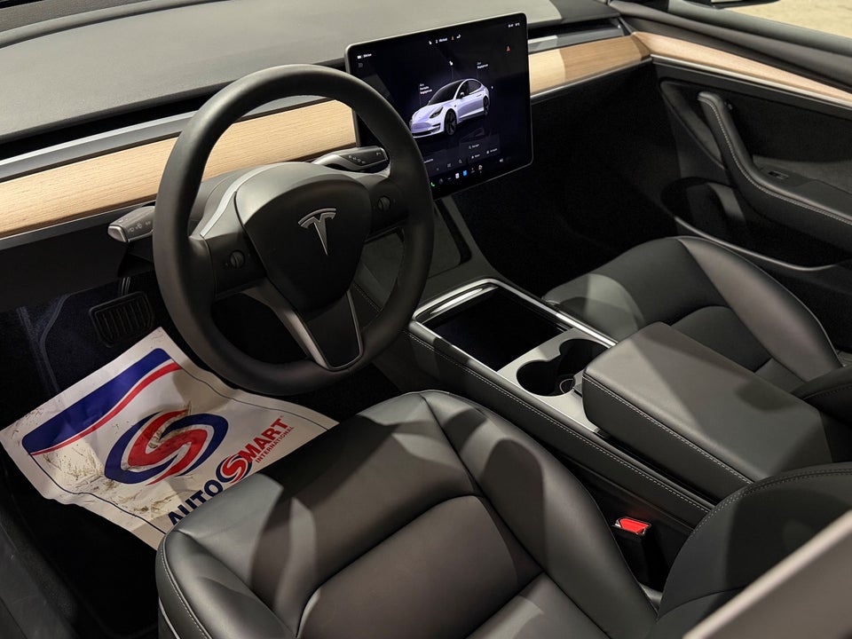 Tesla Model 3 Long Range AWD 4d