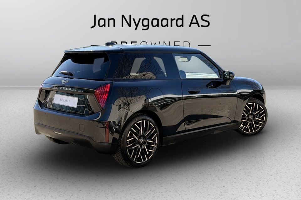 MINI Cooper SE Favoured Trim M 3d