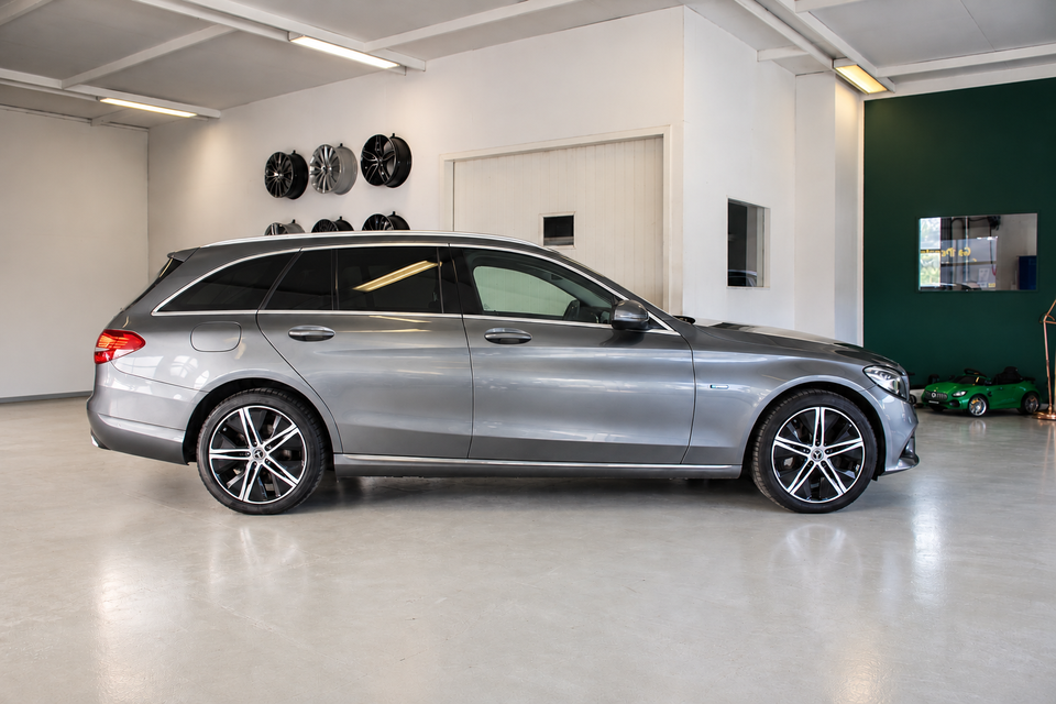 Mercedes C300 de 2,0 Advantage AMG stc. aut. 5d