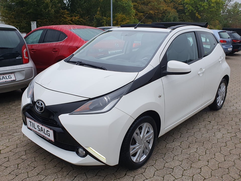 Toyota Aygo 1,0 VVT-i x-wave Sky 5d