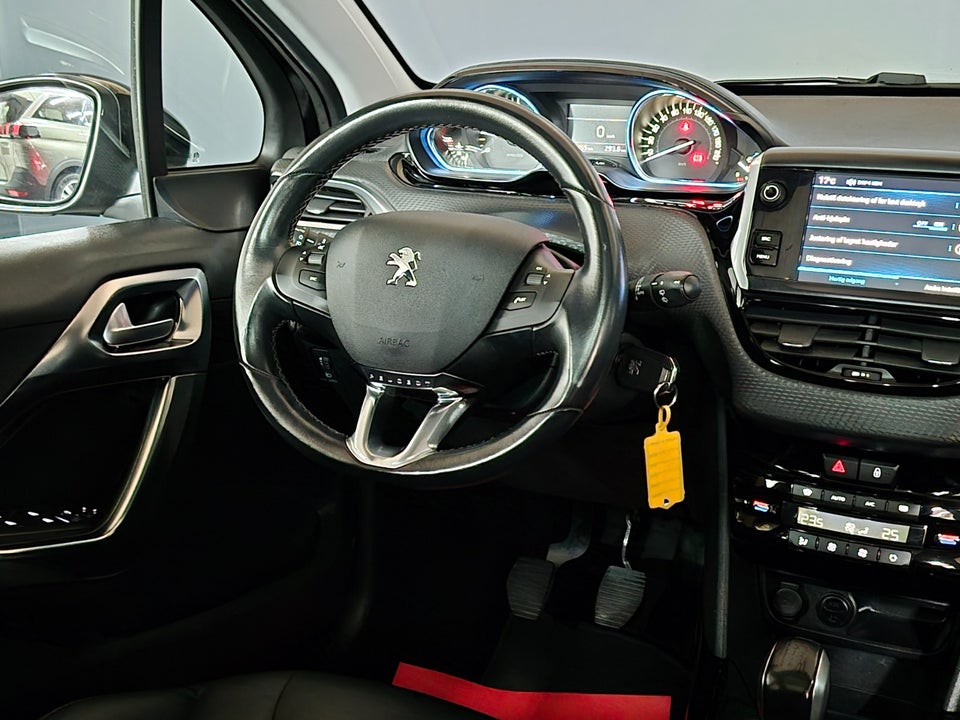 Peugeot 2008 1,6 BlueHDi 100 Allure Sky 5d