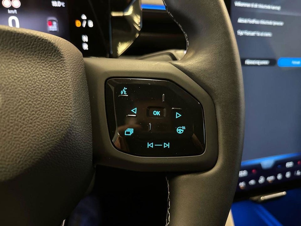 Ford Explorer 82 Premium Extended Range 5d