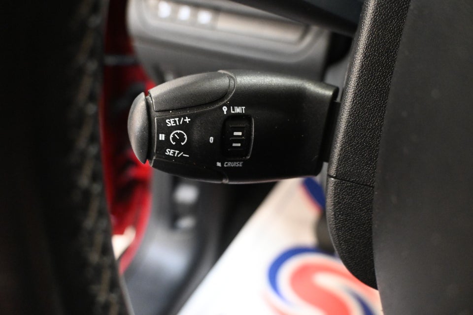 Peugeot 2008 1,6 BlueHDi 100 Allure 5d