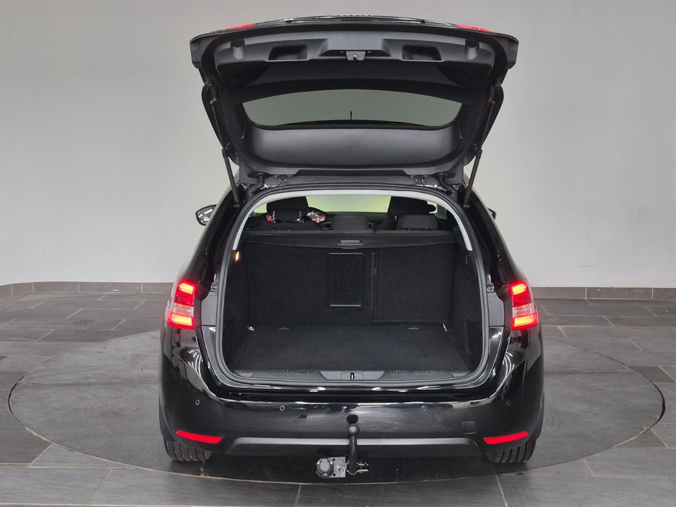 Peugeot 308 1,6 BlueHDi 120 Allure Sky SW EAT6 5d