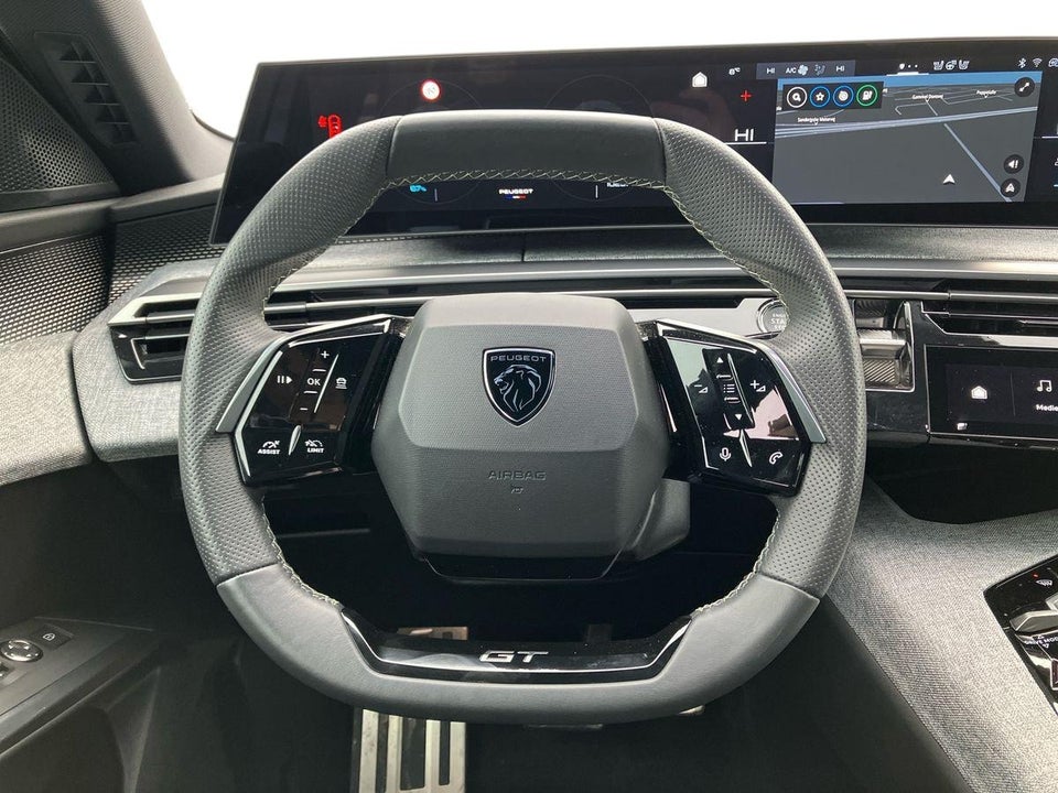 Peugeot e-3008 77 GT 5d