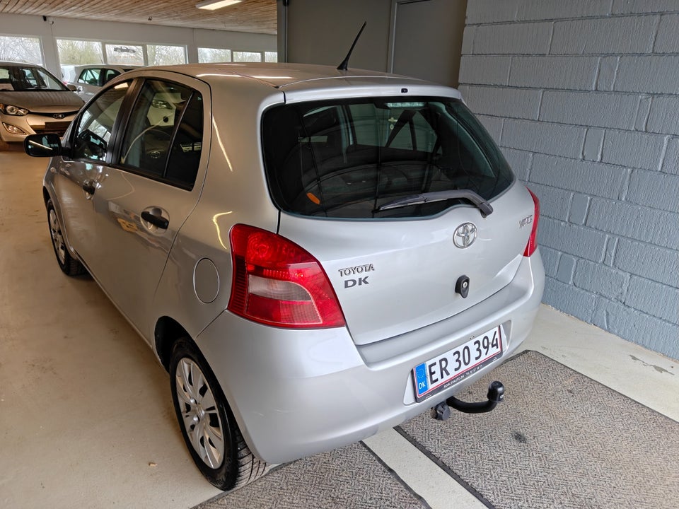 Toyota Yaris 1,0 Terra 5d