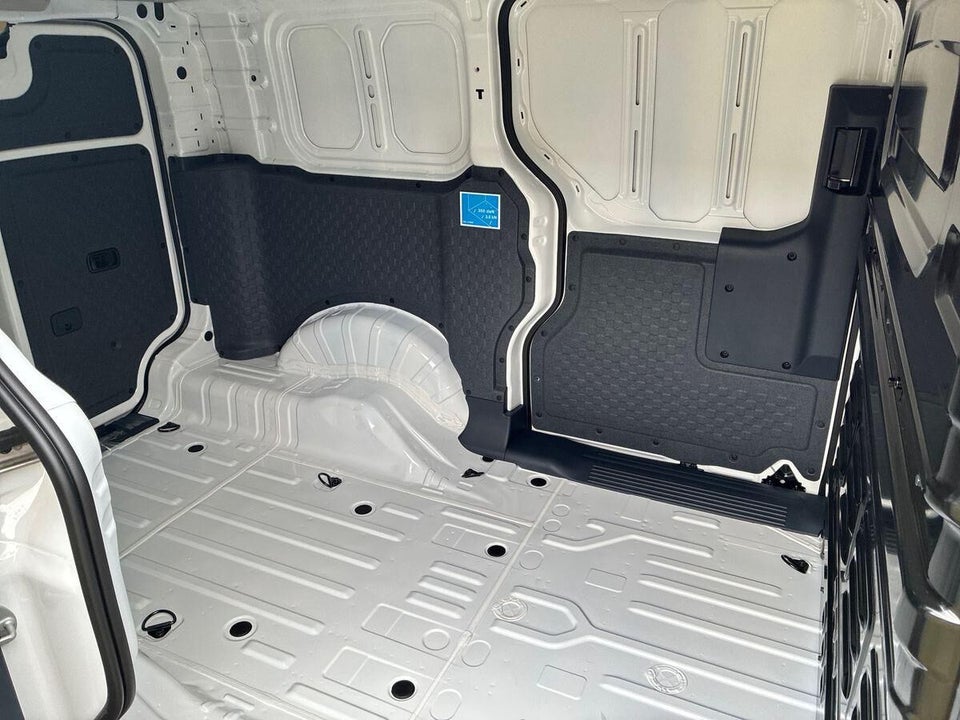 Kia PV5 71 Cargo L2H1 Long Range Work Pro