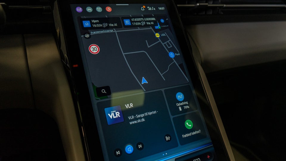 Ford Explorer 77 Premium Extended Range 5d