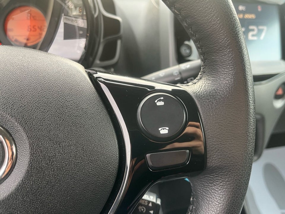 Toyota Aygo 1,0 VVT-i x-press 5d