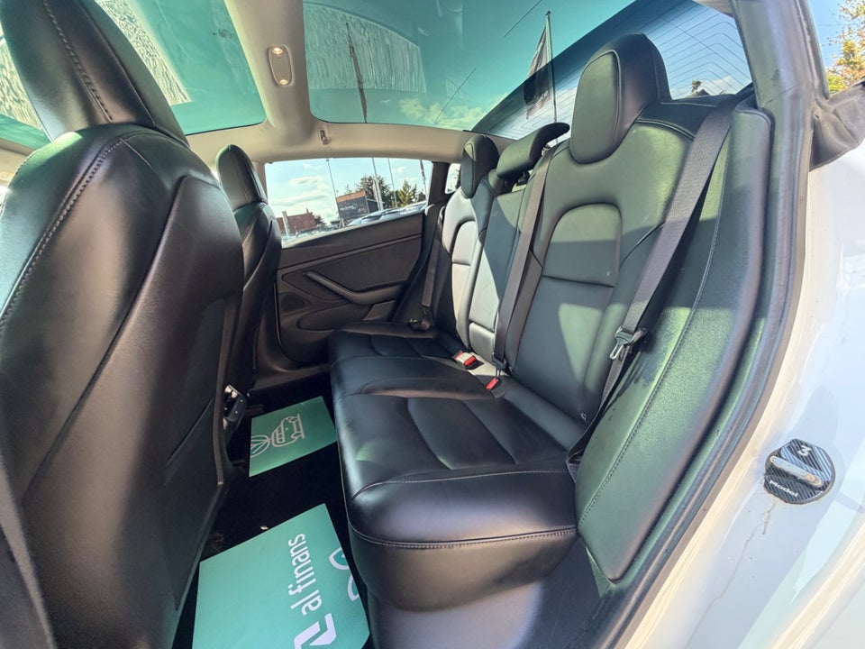 Tesla Model 3 Standard Range+ RWD 4d