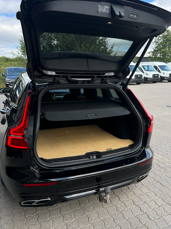 Volvo V60 2,0 T6 ReCharge R-Design aut. AWD 5d
