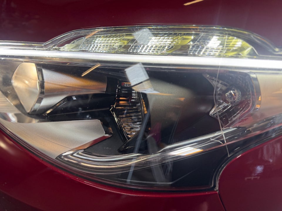 Peugeot 208 1,6 BlueHDi 100 Allure Sky 5d