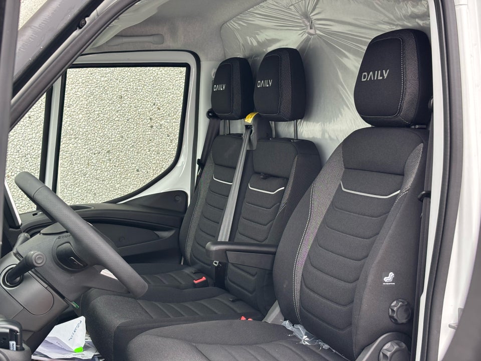 Iveco Daily 3,0 35S18 3750mm Lad AG8