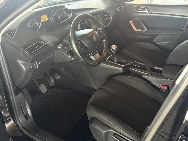 Peugeot 308 1,6 BlueHDi 120 Style 5d