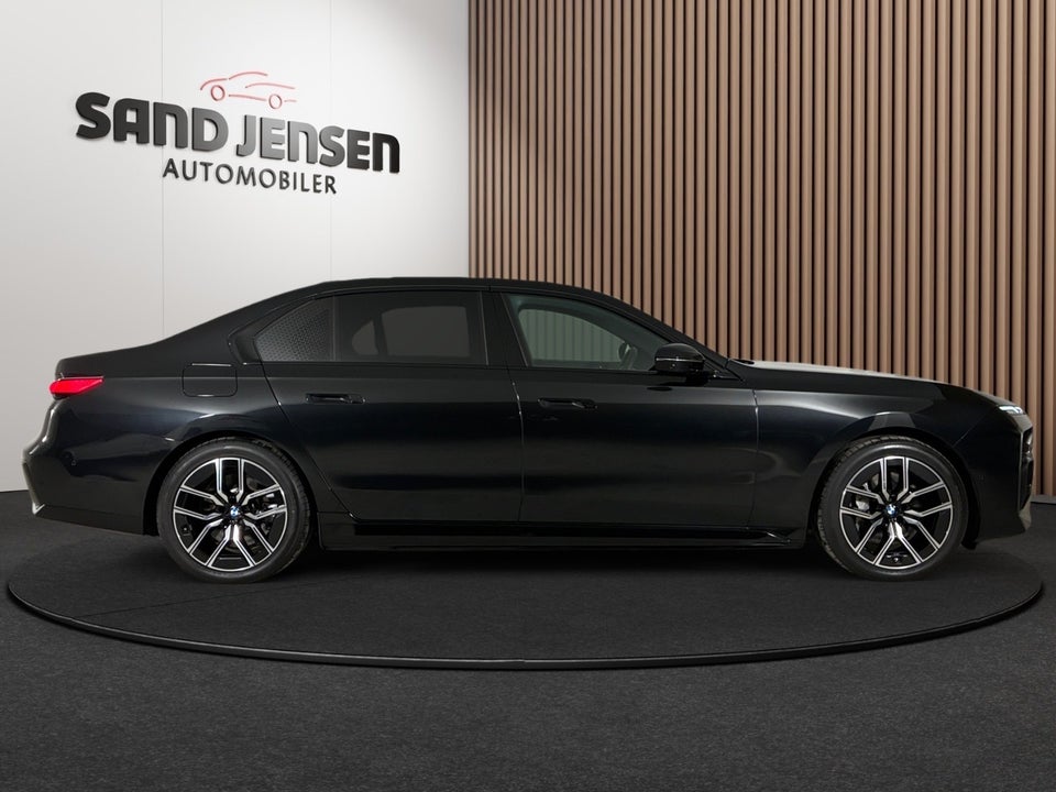 BMW i7 eDrive50 M-Sport 4d
