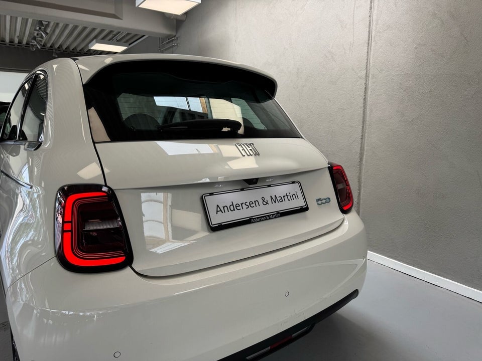Fiat 500e 42 la Prima by Bocelli 3d
