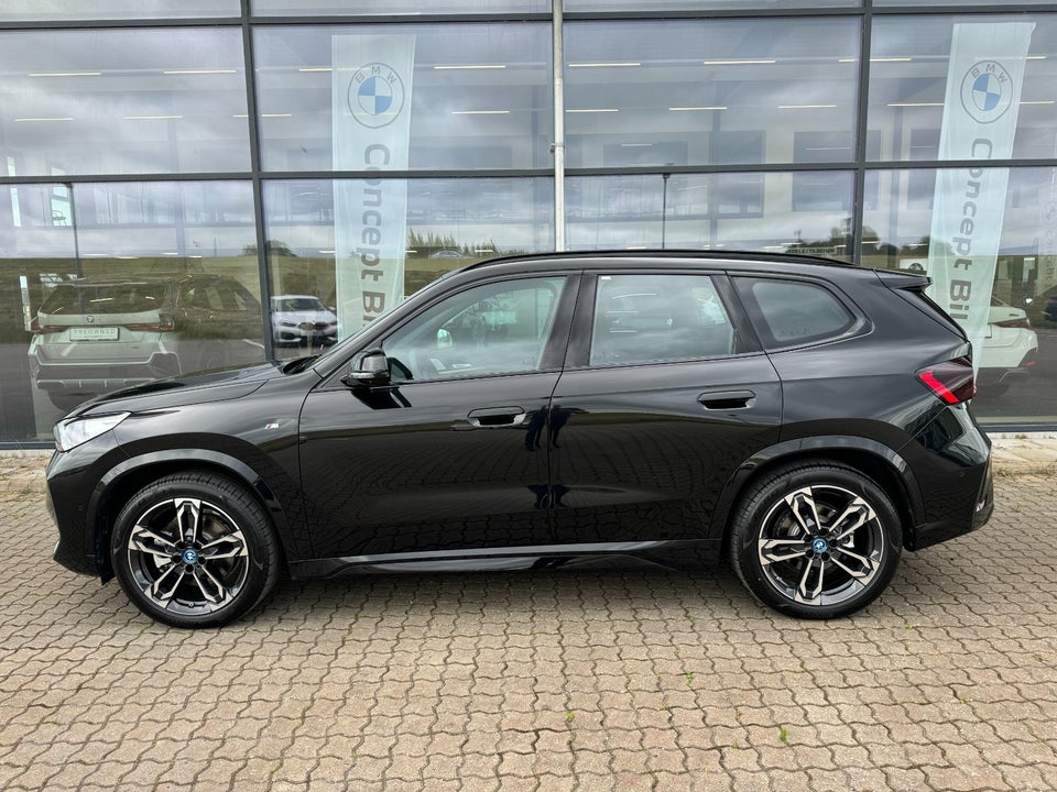 BMW iX1 xDrive30 Fully Charged M-Sport 5d