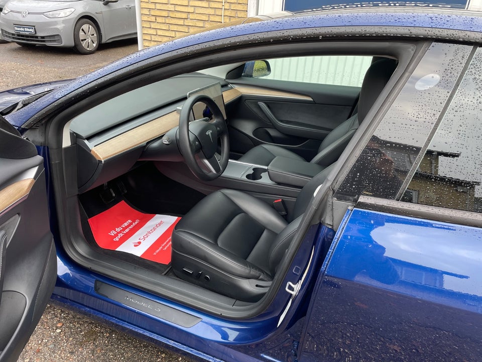 Tesla Model 3 Standard Range+ RWD 4d
