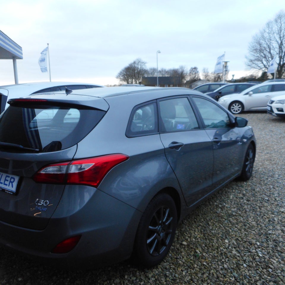 Hyundai i30 1,6 CRDi 110 XTR CW Eco 5d