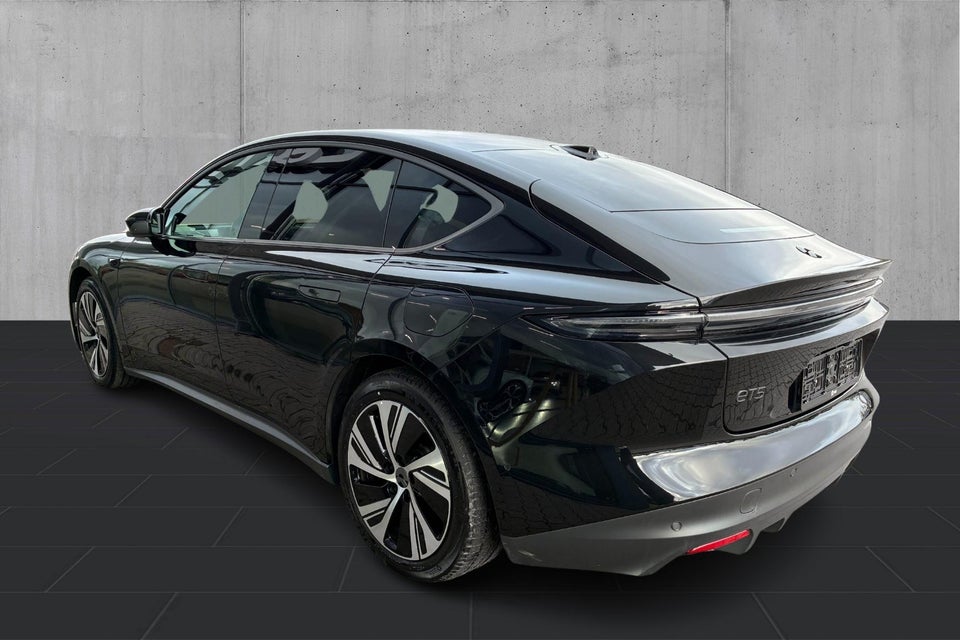 NIO ET5 75 Standard Range 4d