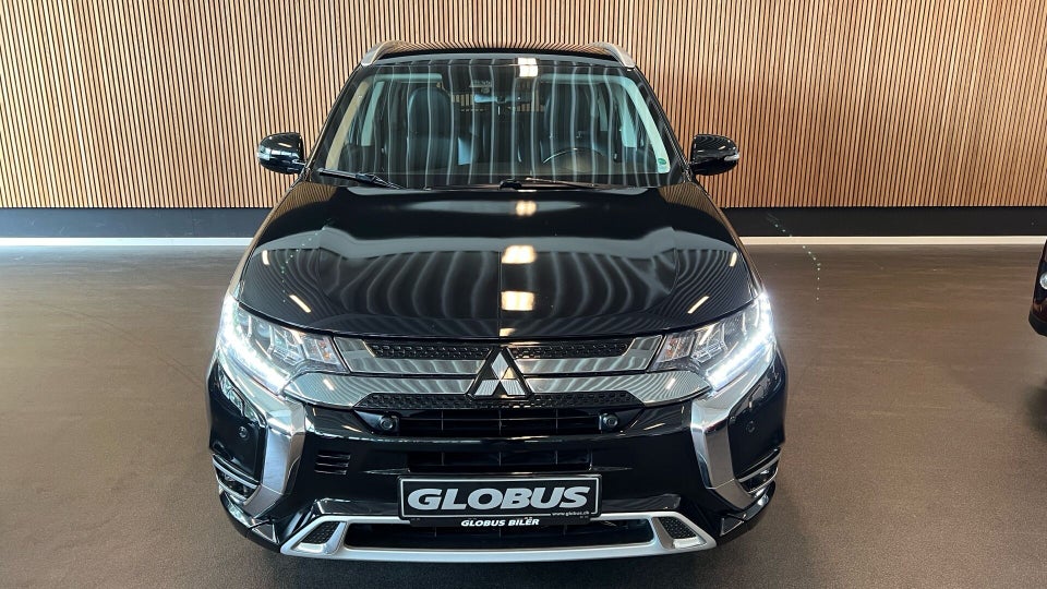 Mitsubishi Outlander 2,4 PHEV Limited CVT 4WD 5d