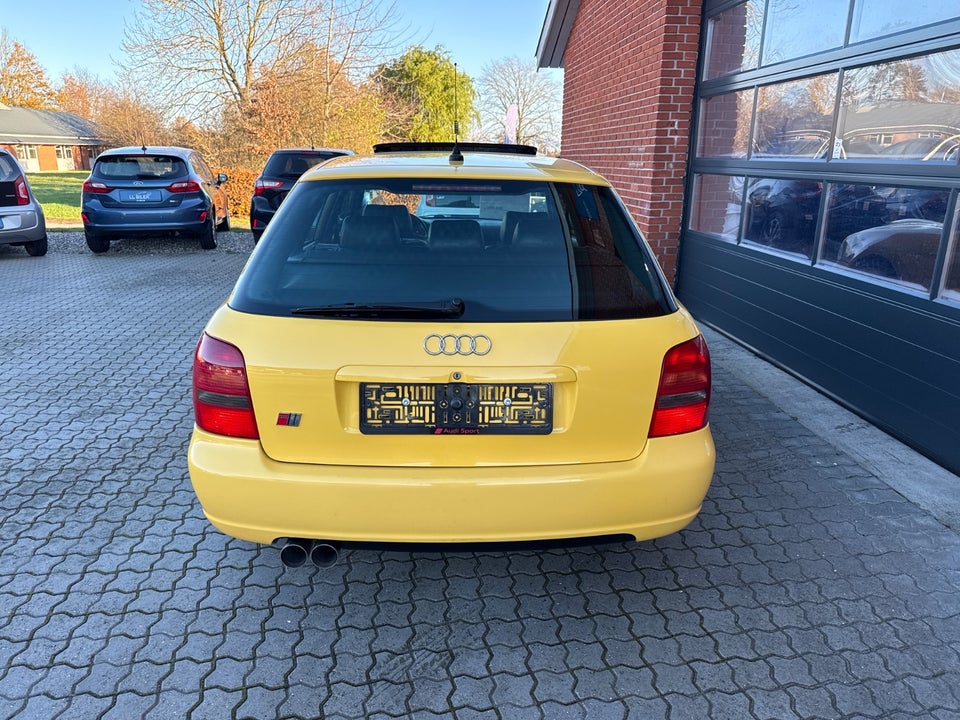 Audi S4 2,7 Avant quattro 5d