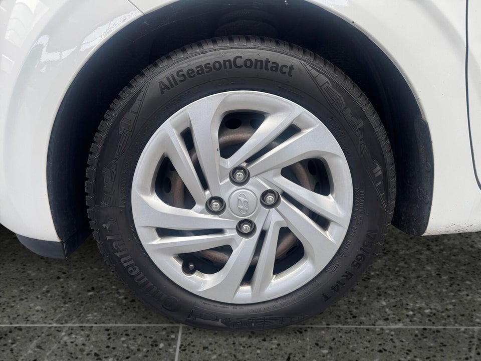 Hyundai i10 1,0 MPi Essential AMT 5d