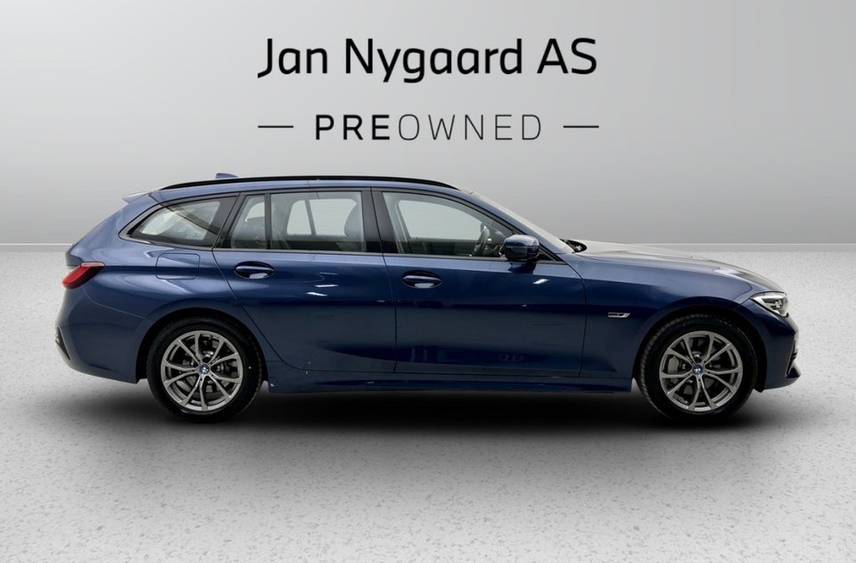 BMW 330e 2,0 Touring Sport Line aut. 5d