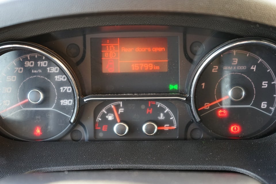 Peugeot Boxer 333 2,2 BlueHDi 140 L2H2 Premium