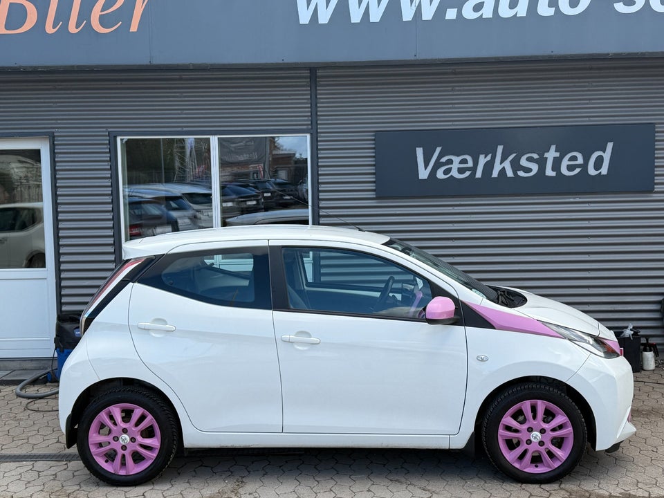 Toyota Aygo 1,0 VVT-i x-play x-touch 5d