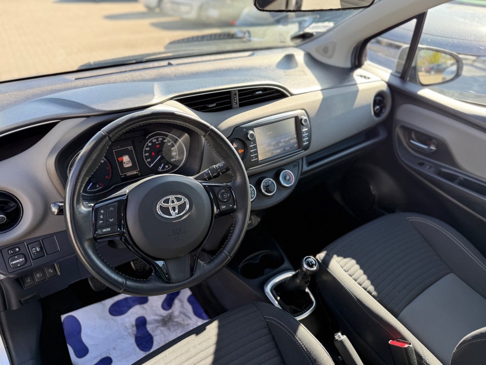 Toyota Yaris 1,0 VVT-i T2 5d