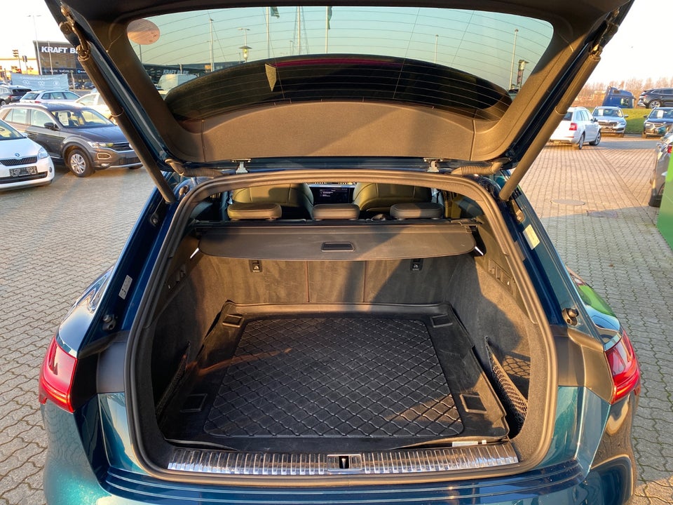 Audi e-tron 55 S-line quattro 5d