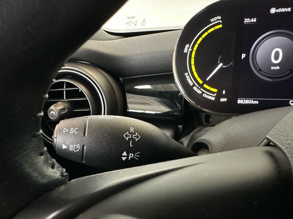 MINI Cooper SE Essential 3d