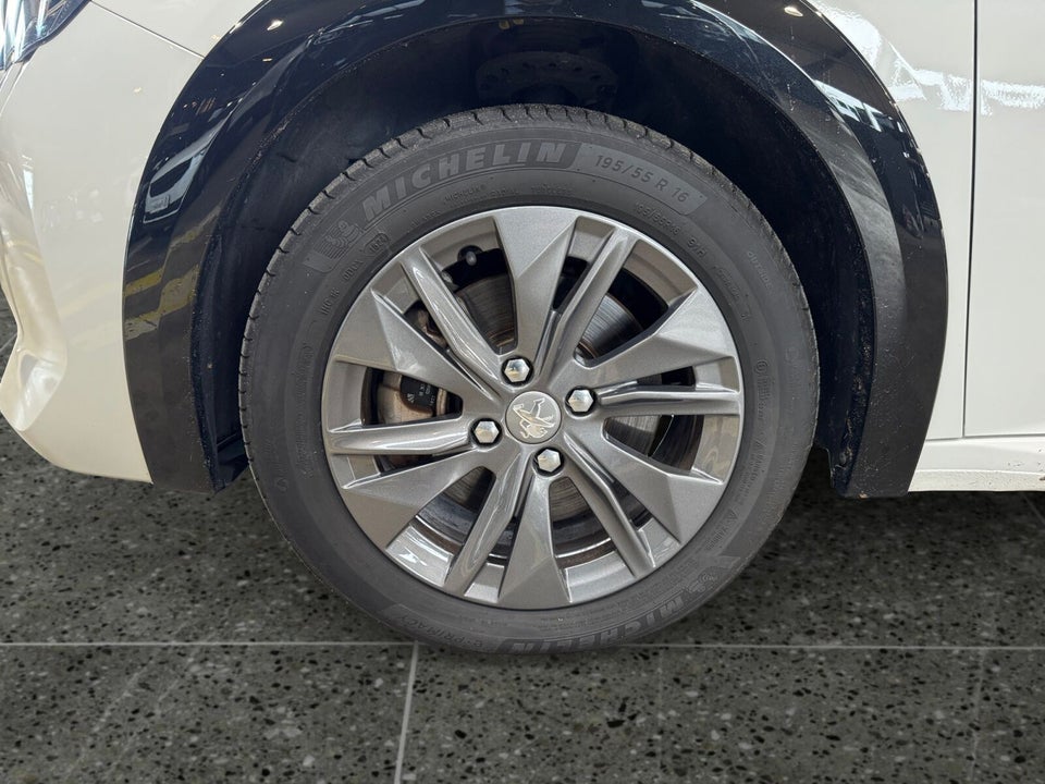 Peugeot e-208 50 Active 5d